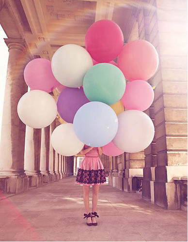 picture,balloons,cute,balloon,style,colors,girl-fe528324134008834c4973968b8f9e3d_h