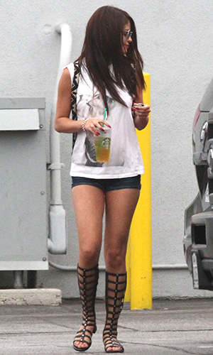Semi-Exclusive... Selena Gomez Leaving A Studio In Burbank