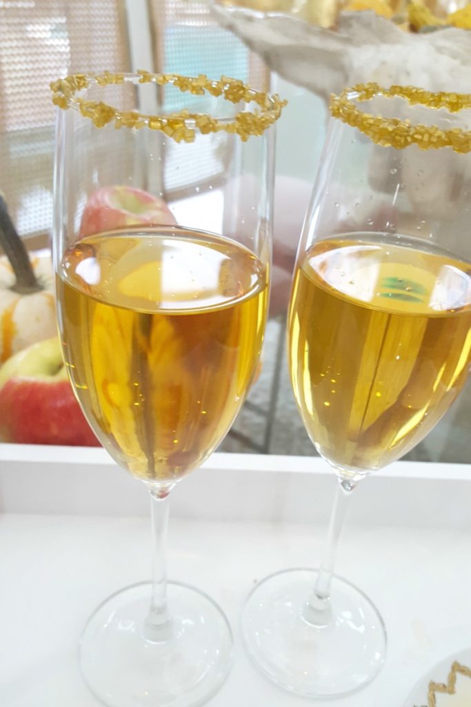 fuzzy-friday-apple-cider-mimosa-theoplife-5